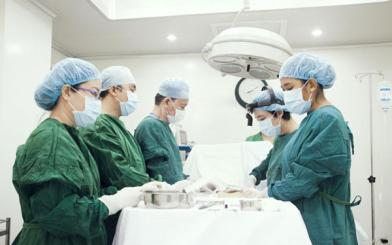 Chăm sóc vết mổ apxe hậu môn đúng cách