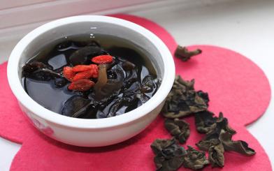 Mách bạn cách chữa đi ngoài ra máu tại nhà đơn giản