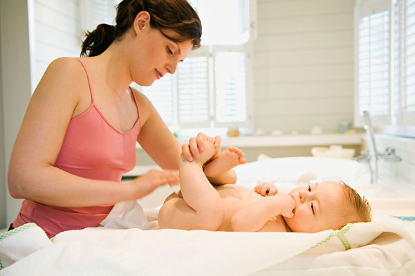 Apxe hậu môn ở trẻ sơ sinh và cách điều trị